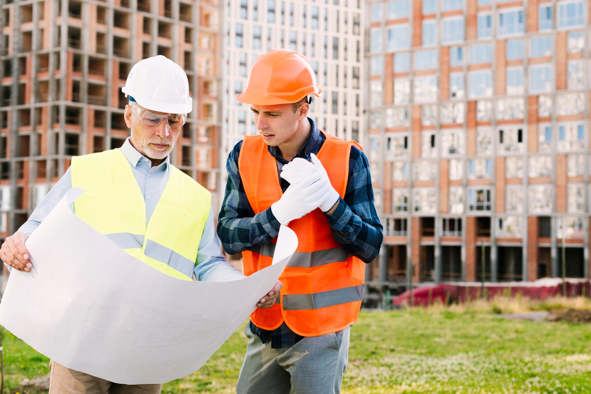 las-vegas-construction-defect-lawyer-Nevada Las Vegas construction defect attorney reviewing structural damage and builder warranty claims