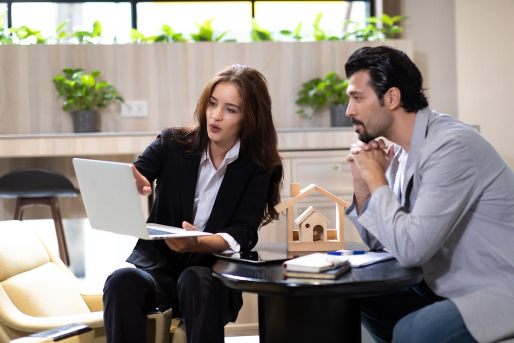 Nevada homeowner asking questions during a first consultation with a real estate attorney
real estate lawyer