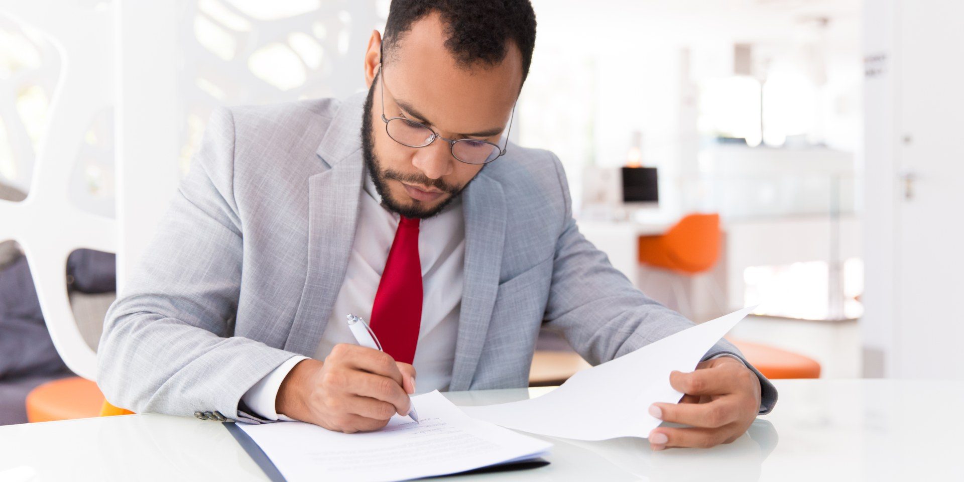 assign-real-estate-contract-nevada Nevada investor reviewing a real estate contract assignment
