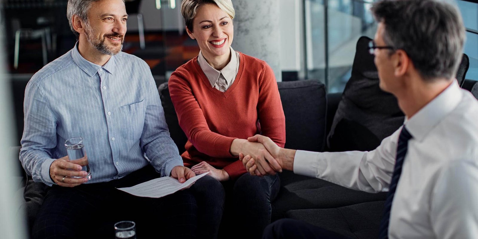 foreclosure-attorney-homeowner-consultation foreclosure attorney consulting homeowner about foreclosure defense options