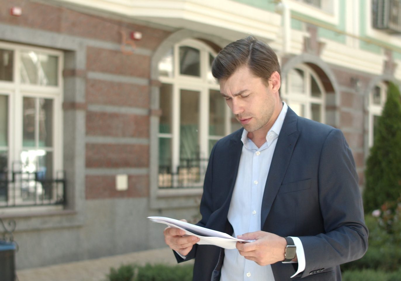 Nevada real estate investor reviewing a wholesale property contract